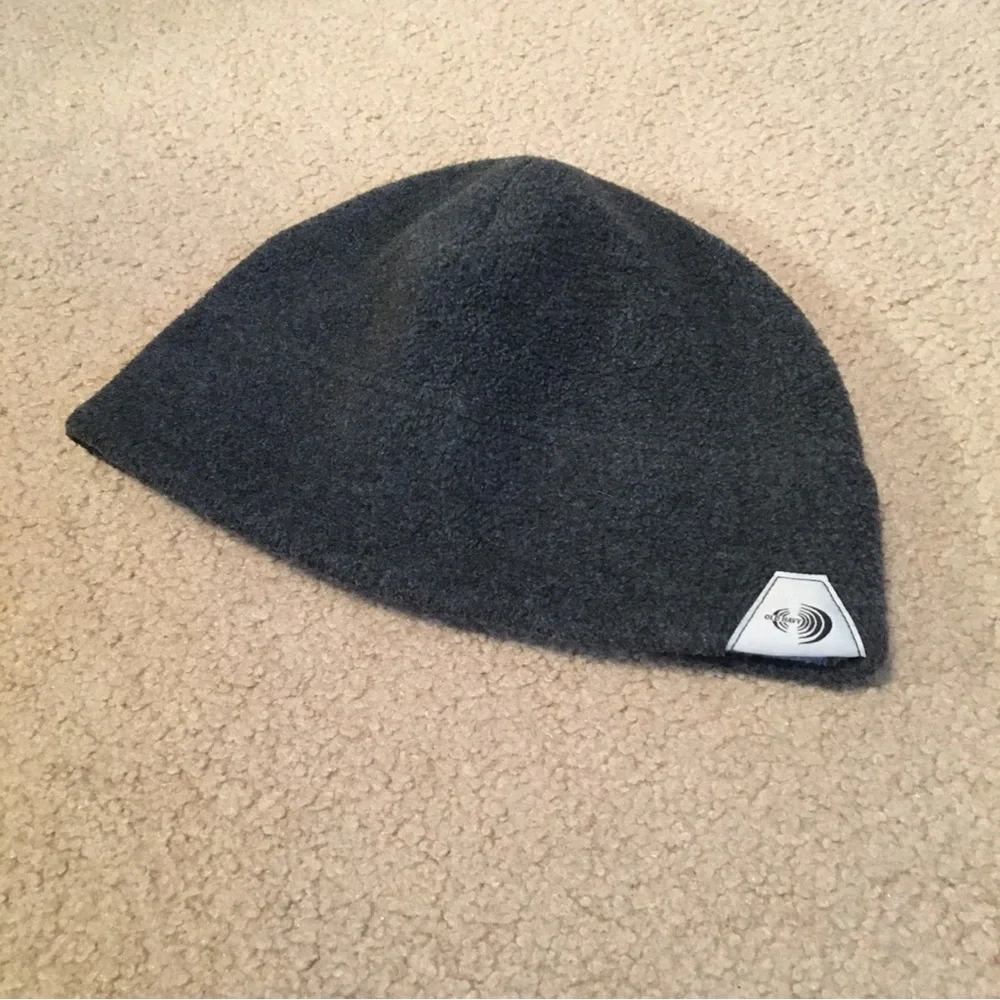 Vintage Old Navy Unisex Grey Skull Beanie in Very Good Condition